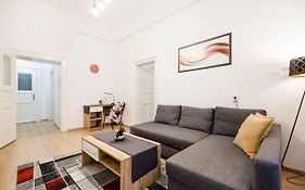 Izabella Apartment